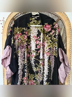 Victoria’s Secret silk kimono robe size S/M